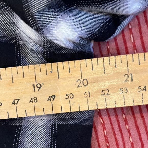 Teen boy medium size Black /White Plaid Hooded Jacket ( or fits women’s small) - Picture 8 of 13